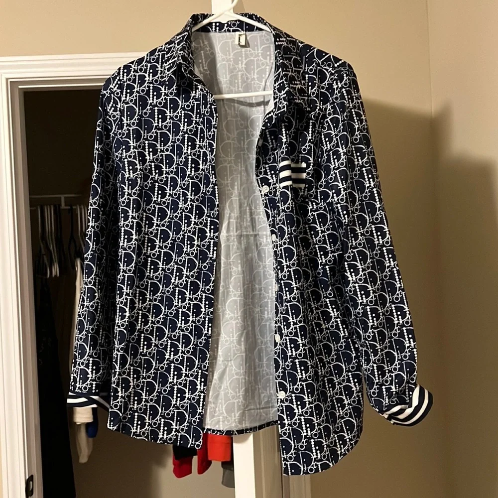 Medium - Picture 1 of 2
